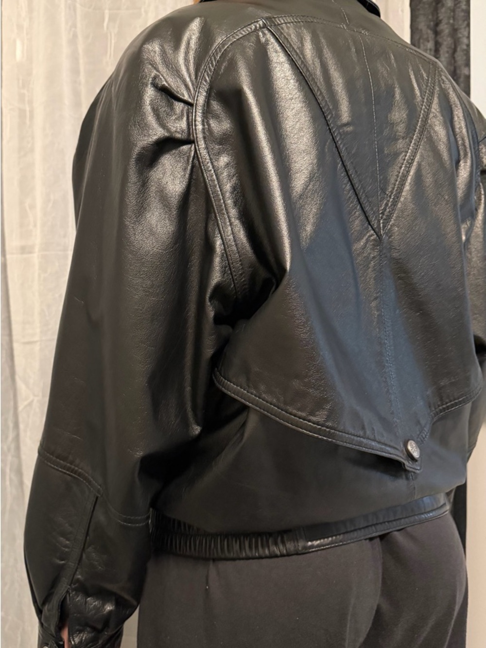 Vintage Wilsons Leather Black Cropped Leather Jacket XS Fits S/M Oversized 90s - Picture 4 of 14